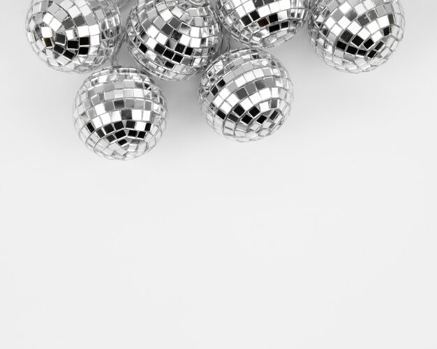 Conjunto de globos disco plateados con espacio de copia