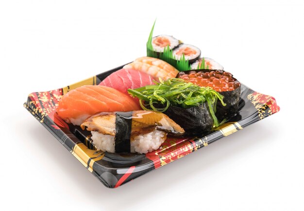 Conjunto de sushi mixto - comida japonesa