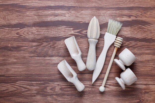 Conjunto de utensilios de cocina de madera, vista superior