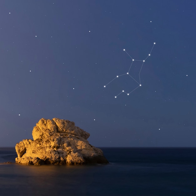 Constelación de Virgo en una hermosa noche estrellada