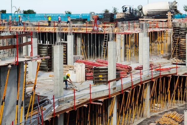 construyendo nuevas casas de concreto