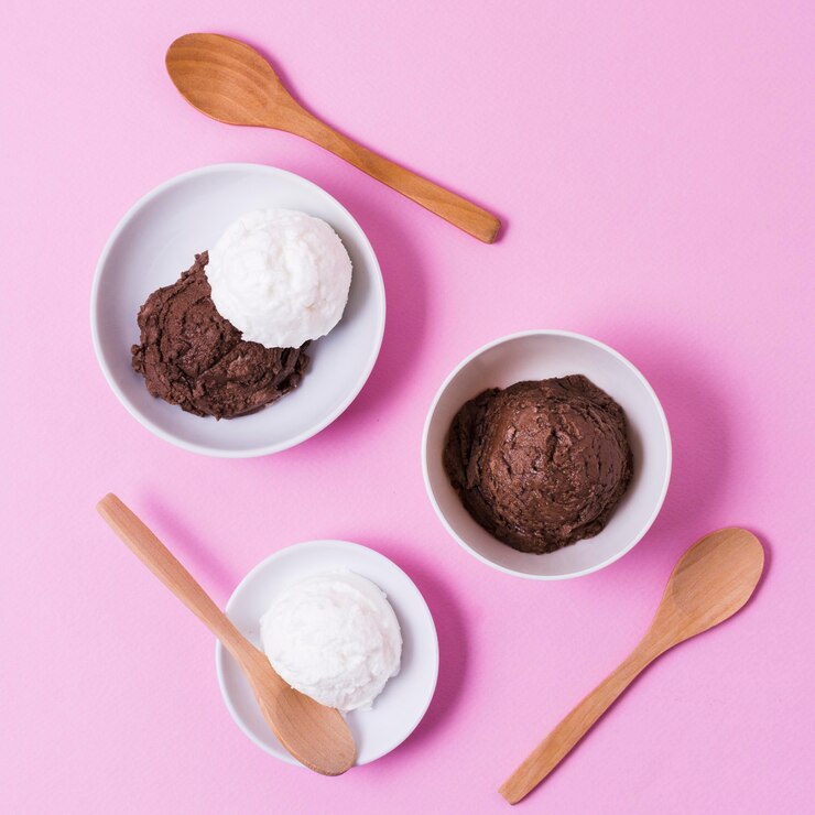 Foto gratuito copa de vista superior con helado