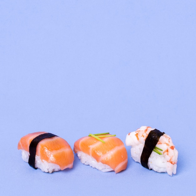 Copiar espacio sushi fresco