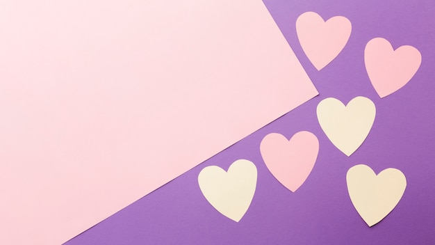 Foto gratuita corazones de papel del día de san valentín