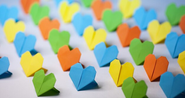 Corazones de papel origami