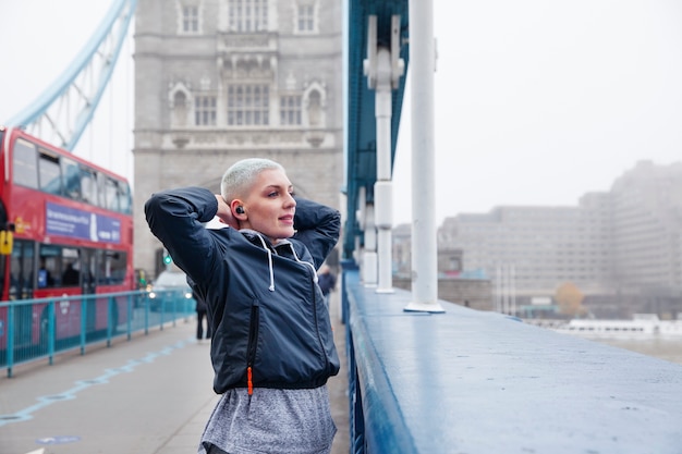 Foto gratuita corredor entrenando para maratón