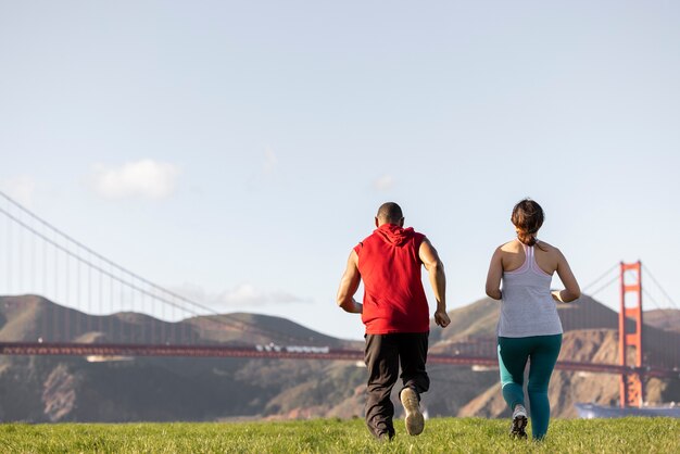 Corredores entrenando juntos