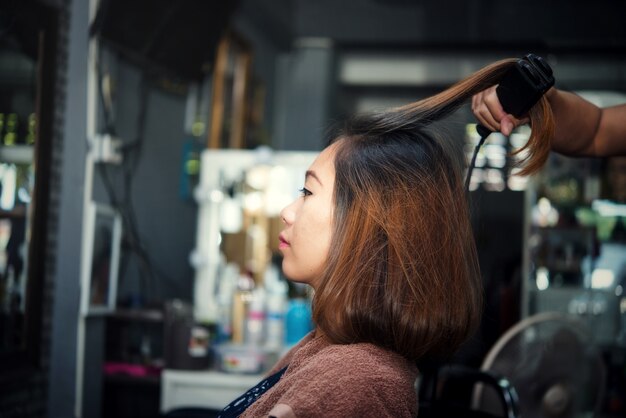 Corte de pelo de las mujeres hermosas