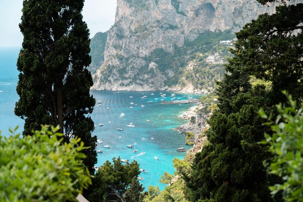 Costa del mar Tirreno de Capri Italia
