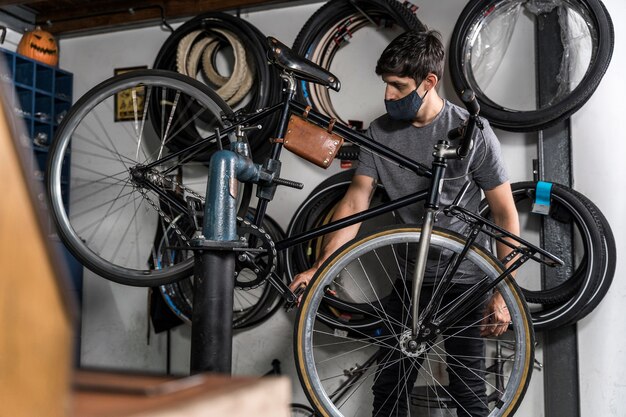 Creación de bicicletas en taller