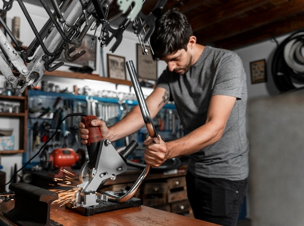 Creación de bicicletas en taller