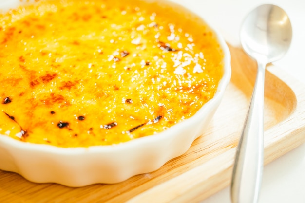 Foto gratuita crema brulee