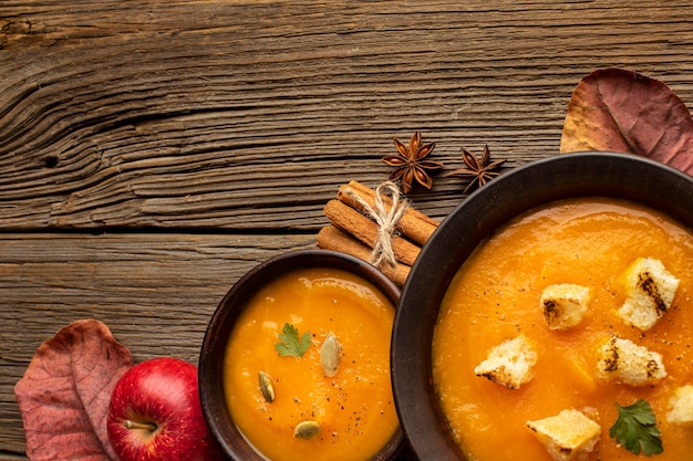 Crema de sopa de comida de otoño