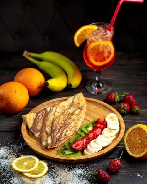 Crepe de chocolate con frutas frescas