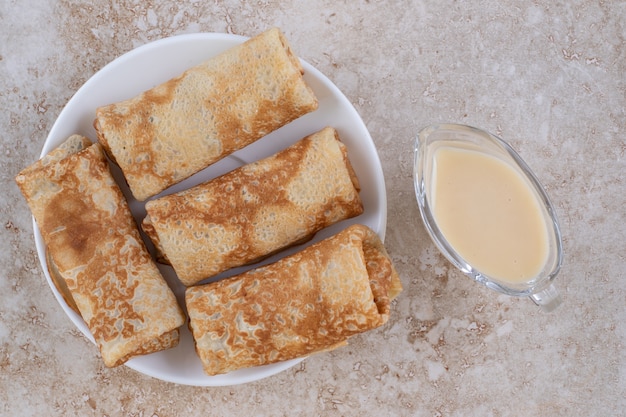 Crepes finas y frescas caseras para el desayuno o el postre.