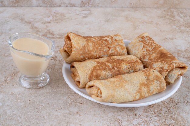 Crepes finas y frescas caseras para el desayuno o el postre.