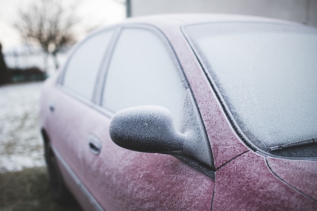 Foto gratuita cristal del coche congelado