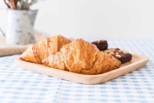 Croissant y brownies