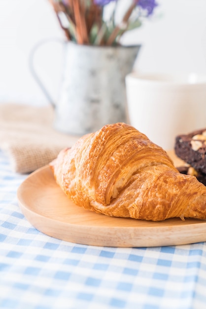 Croissant y brownies