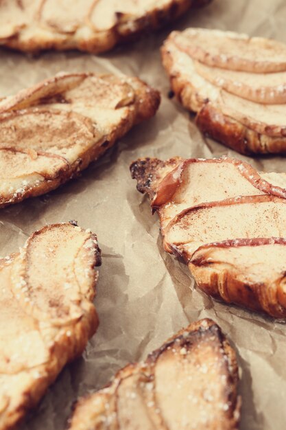 Croissants al horno con peras