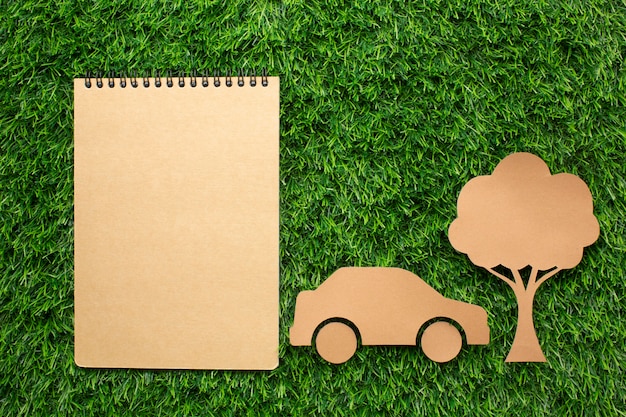 Cuaderno ecologico coche y arbol