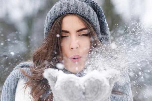 Cuando cae la nieve, todos se sienten como niños