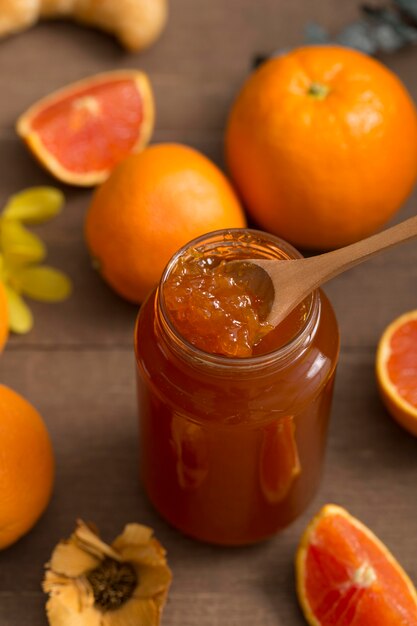 Cuchara y mantequilla de frutas de naranja caseras