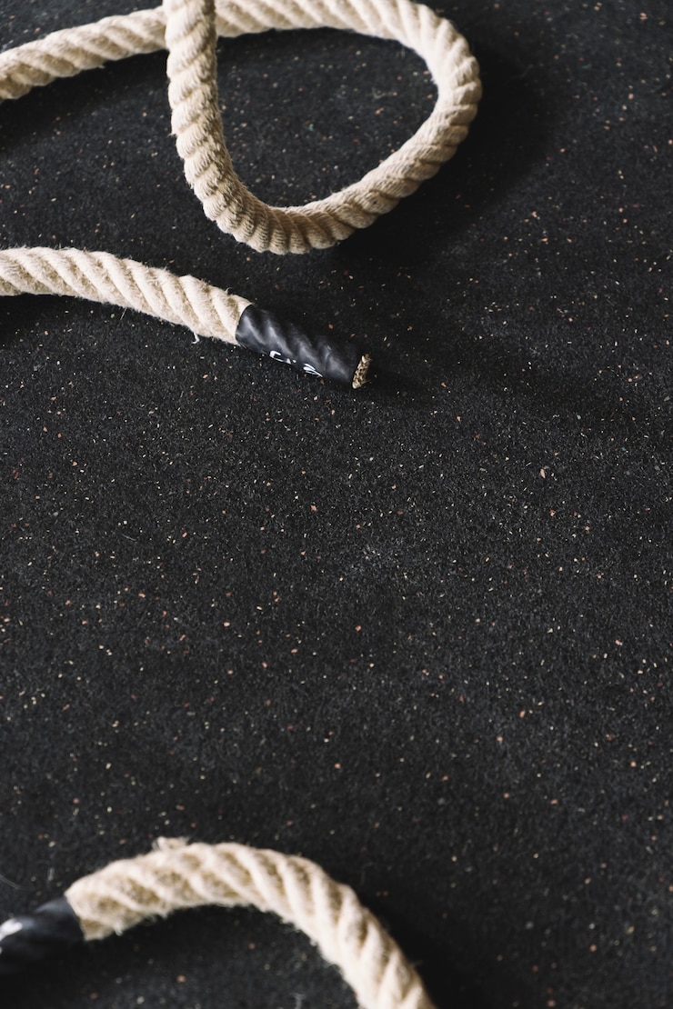 Foto gratuito cuerda en el suelo del gimnasio