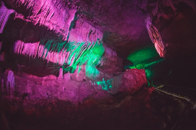 Cueva Sataplia en Georgia