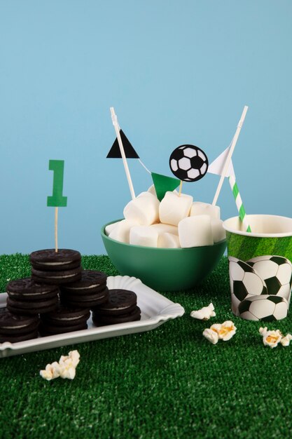 Cumpleaños de fútbol con galletas y malvaviscos
