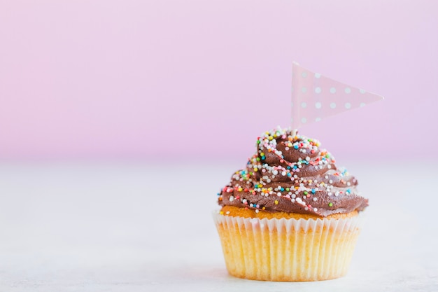 Cupcake con bandera pequeña