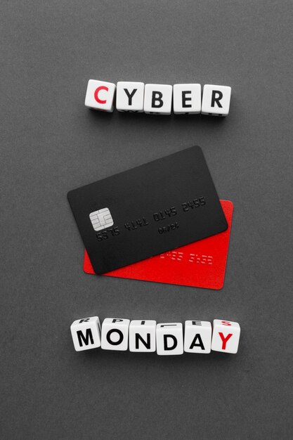 Cyber Monday con tarjetas de crédito negras y rojas