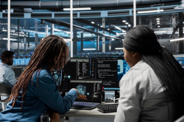 Data center admins use AI visualization tools to setup machine learning systems