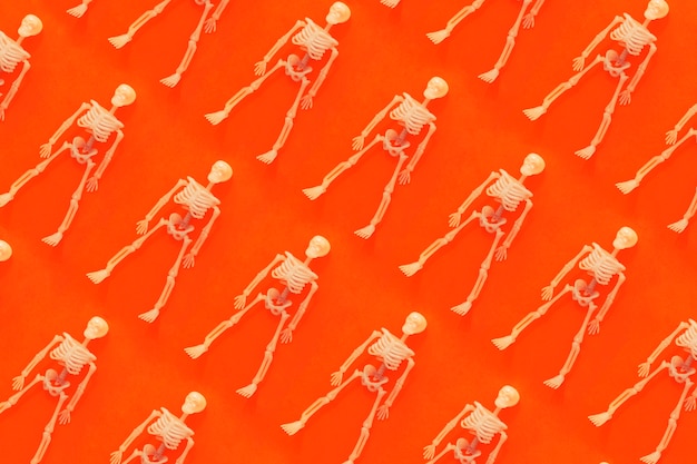 Decoración de halloween con esqueletos