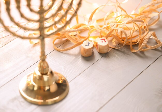 Decoración de Hanukkah con velas