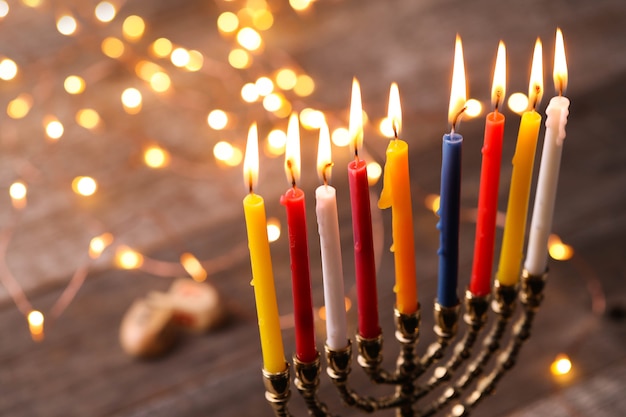 Decoración de Hanukkah con velas