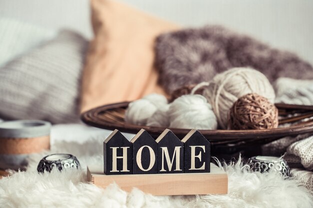 Decoración del hogar de naturaleza muerta en un hogar acogedor.