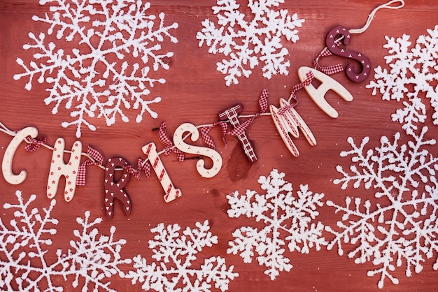 Foto gratuita decoración de navidad con copos de nieve