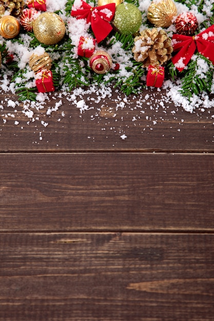 Decoración de navidad sobre madera