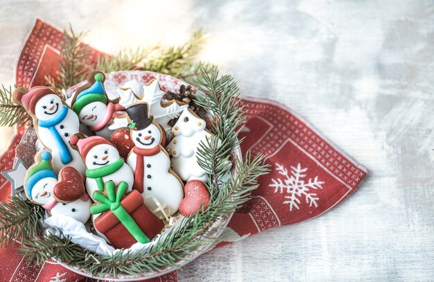 Decoración navideña con galletas festivas