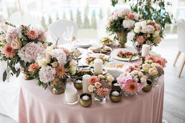 Foto gratuita decoraciones de mesa de boda