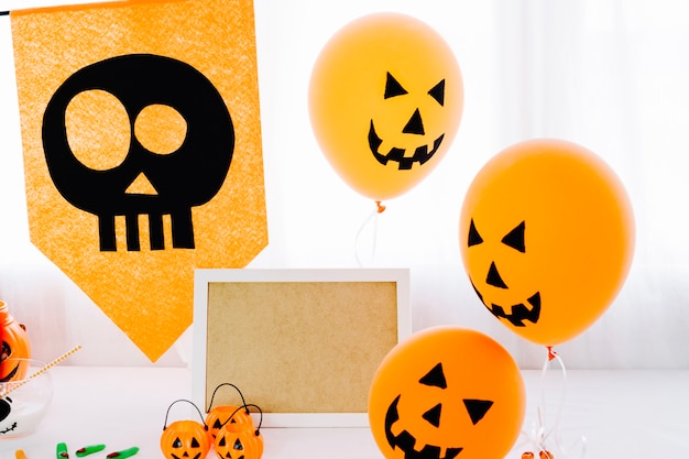 Foto gratuita decoraciones de naranja de halloween para la fiesta