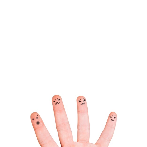 Dedos con caras pintadas