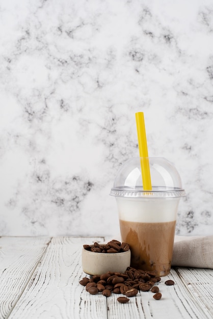 Foto gratuita deliciosa bebida de té de burbujas en taza