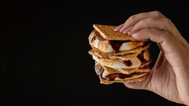 Deliciosa composición de postre s'mores.