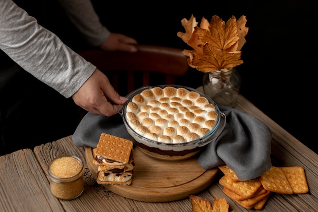 Deliciosa composición de postre s'mores.