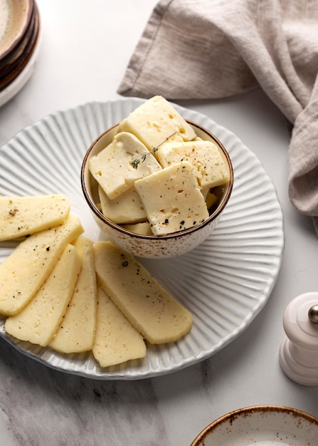 Foto gratuita deliciosa composición de queso paneer