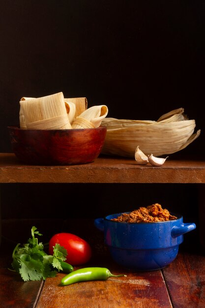 Deliciosa composición de tamales tradicionales.