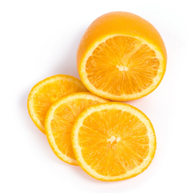 Foto gratuita deliciosa naranja sobre blanco