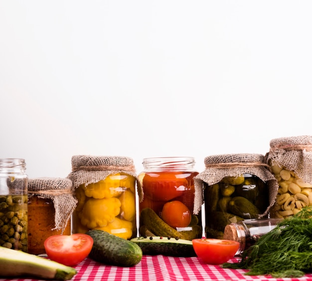 Foto gratuita deliciosas conservas caseras